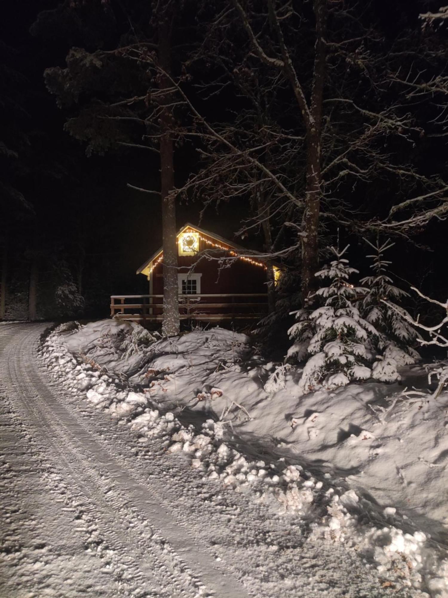 Davids Stuga Klassbol Exterior photo